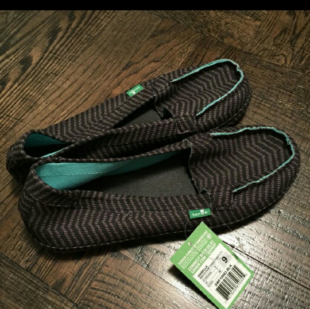 Sanuk flats, loafers, boat shoe size 9 Adorable